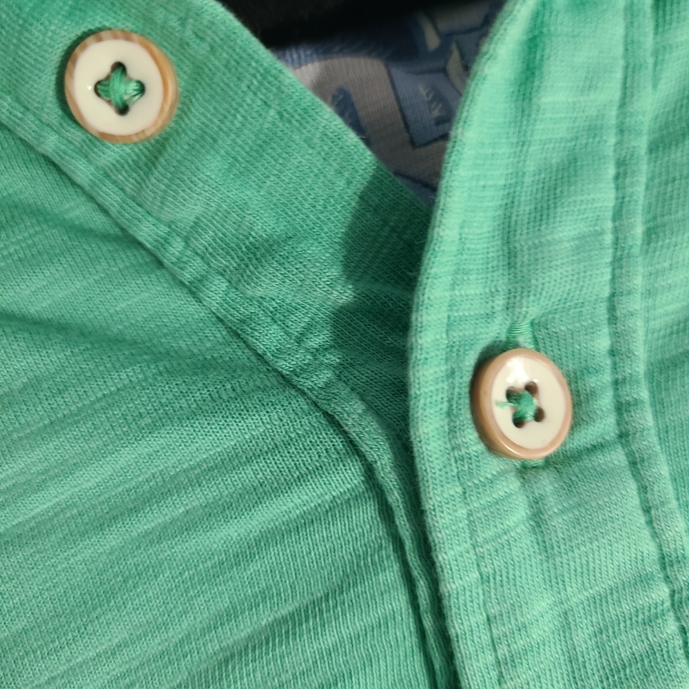 Tommy Bahama Seafoam Green Casual Shirt XL Flaw Tiny Hole On Front